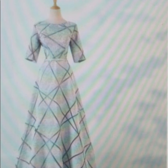 Silver gown NWOT- negotiable - Picture 1 of 7